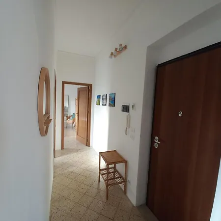 Spacious With Mountain Panorama Apartman